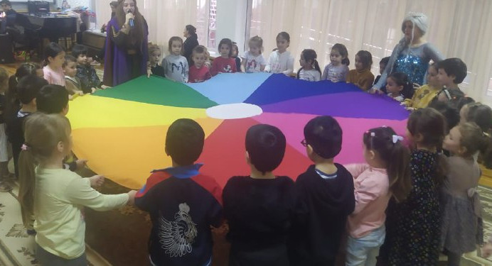 Аниматоры " Фани шоу" В гостях у воспитанников центра