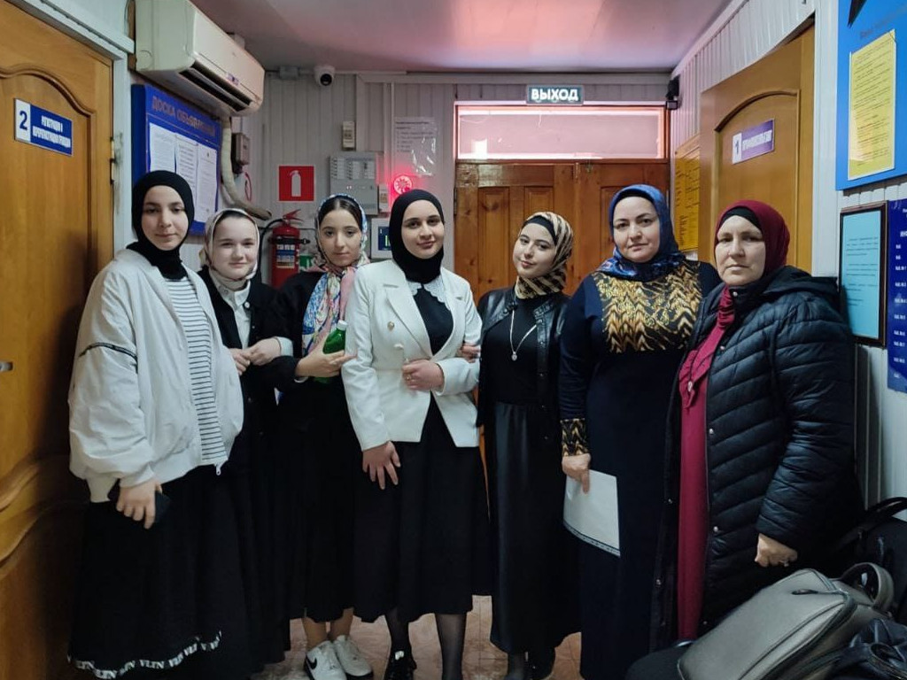 Учащиеся 9"г" класса СОШ√16 посетили  ГКУ РД ЦЗН в МО  " Город Хасавюрт".