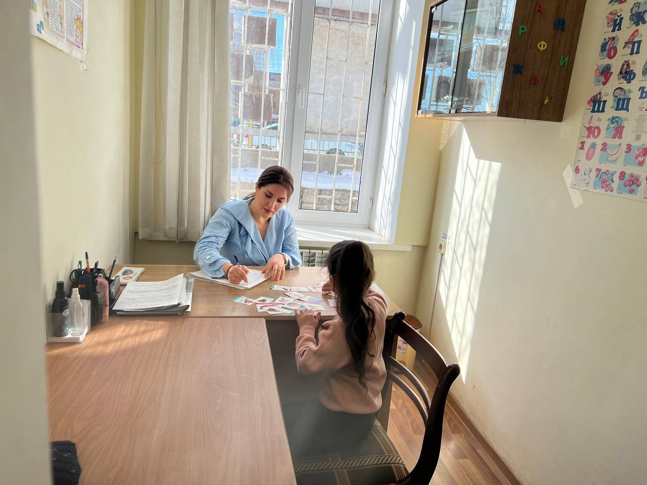 Индивидуальное занятие логопеда