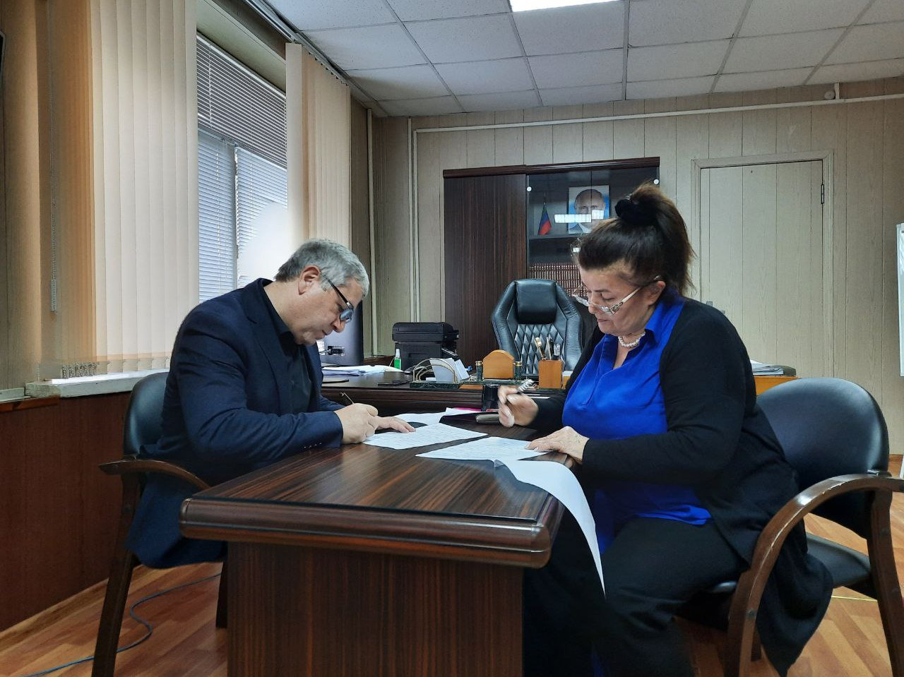 Учреждения Минтруда Дагестана помогают инвалидам по слуху получить меры социальной поддержки