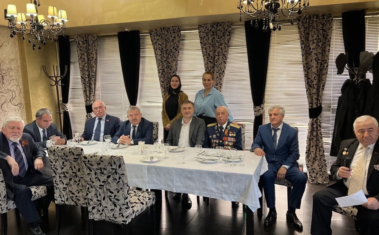 Бойцы на передовой поблагодарили главу Дагестана Сергея Меликова