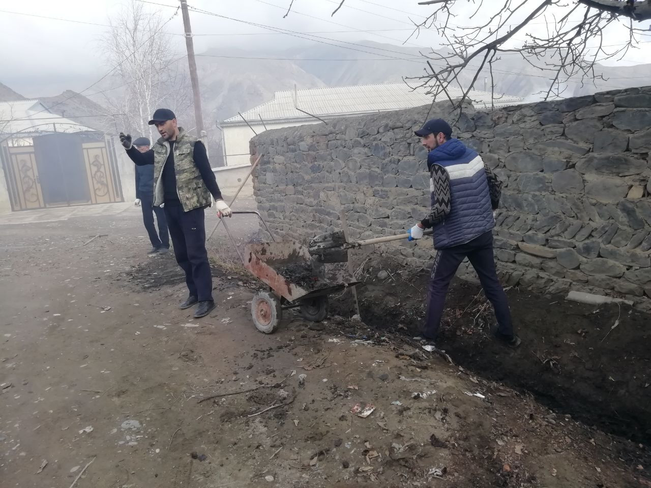 Провели субботник