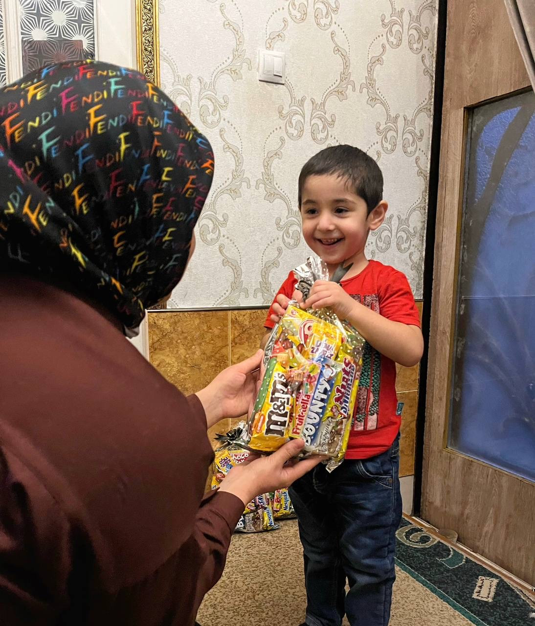 Отделение социального обслуживания на дому детей и семей с детьми поздравили детей мобилизованных из Унцукульского района с наступающим Новым Годом!