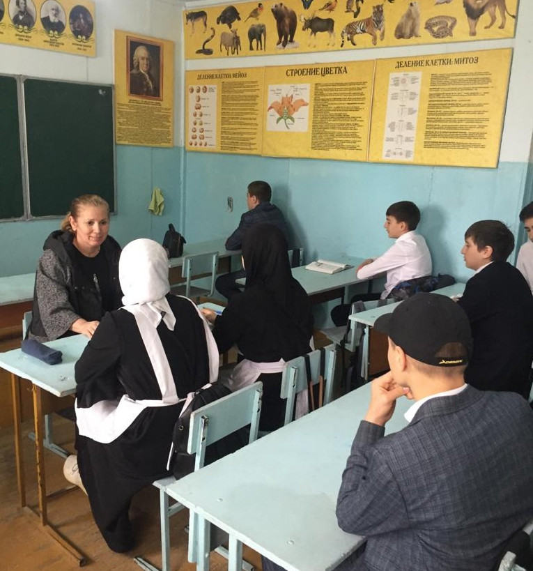 Выезд специалиста в селение Кироваул. Проведение классного часа в школе.