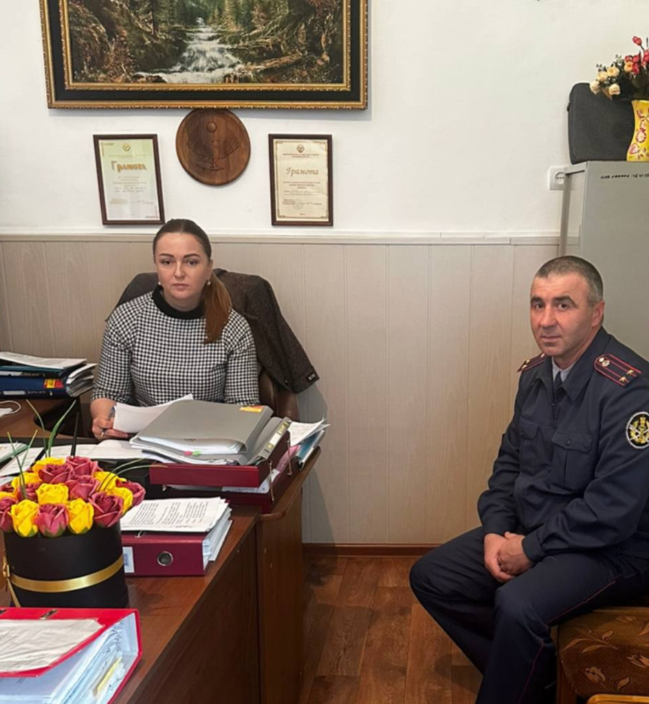 Встреча директора ГБУ РД КЦСОН в "Гунибский район" с начальником УФСИН России по РД.