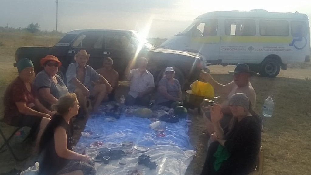 Отметили юбилей получателя социальных услуг