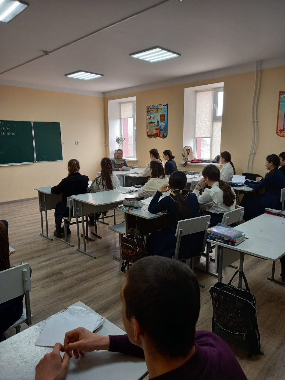 15 февраля 2023г. юрист ГБУ РД КЦСОН в МО  «Левашинский район» Газимагомедова Рукият И.провела лекцию ЛСШ # 2    в 10 кл. На тему: " Школа  права: профилактика  социально опасных  форм поведения" .