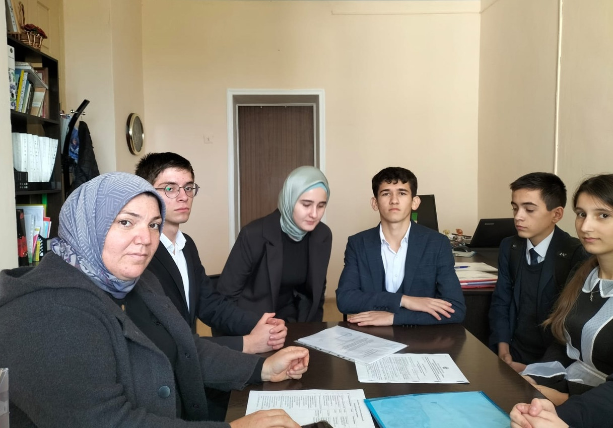 Подготовка писем совместно с учениками Зубутли-Миатлинской СОШ.