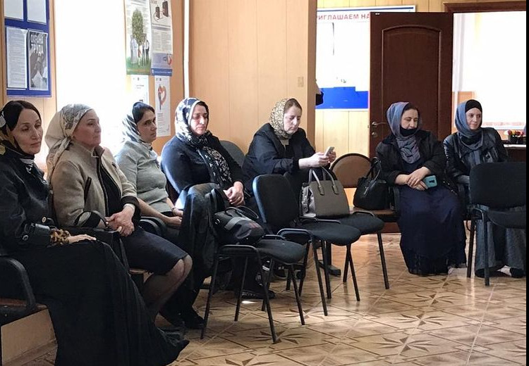 Центр занятости в Кизилюртовском районе принял заявки от работодателей по трудоустройству граждан на сезонные работы