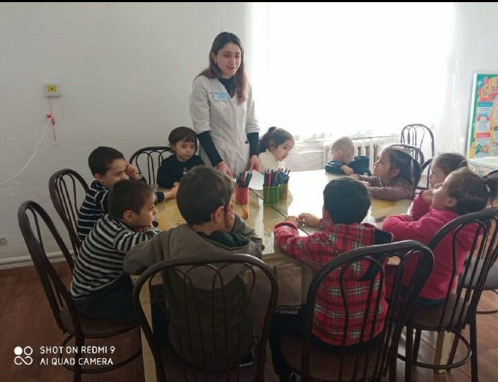 Знакомство психолога  А.А.Урдухановой с детьми Центра