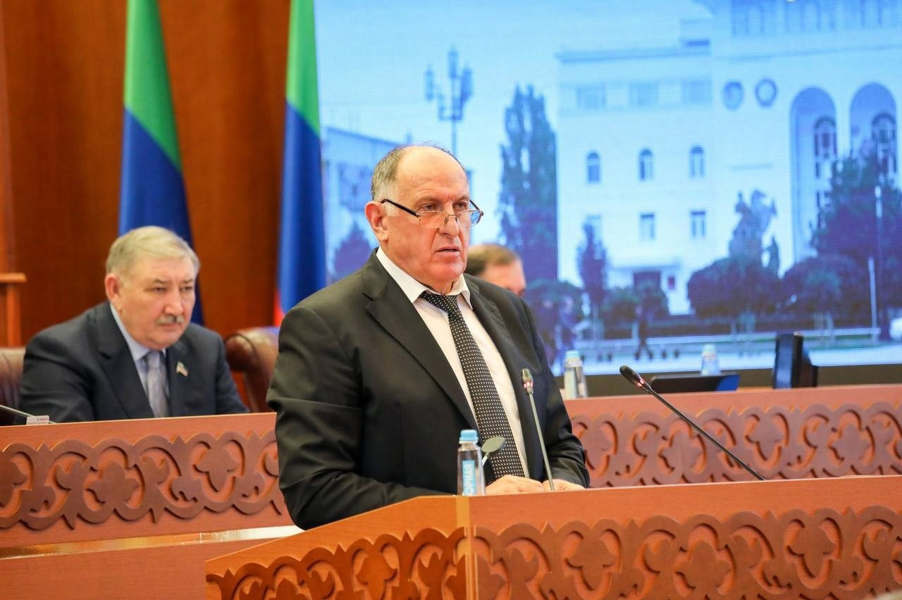 Абдулмуслим Абдулмуслимов поблагодарил всех, кто оказывал содействию деятельности Правительства РД