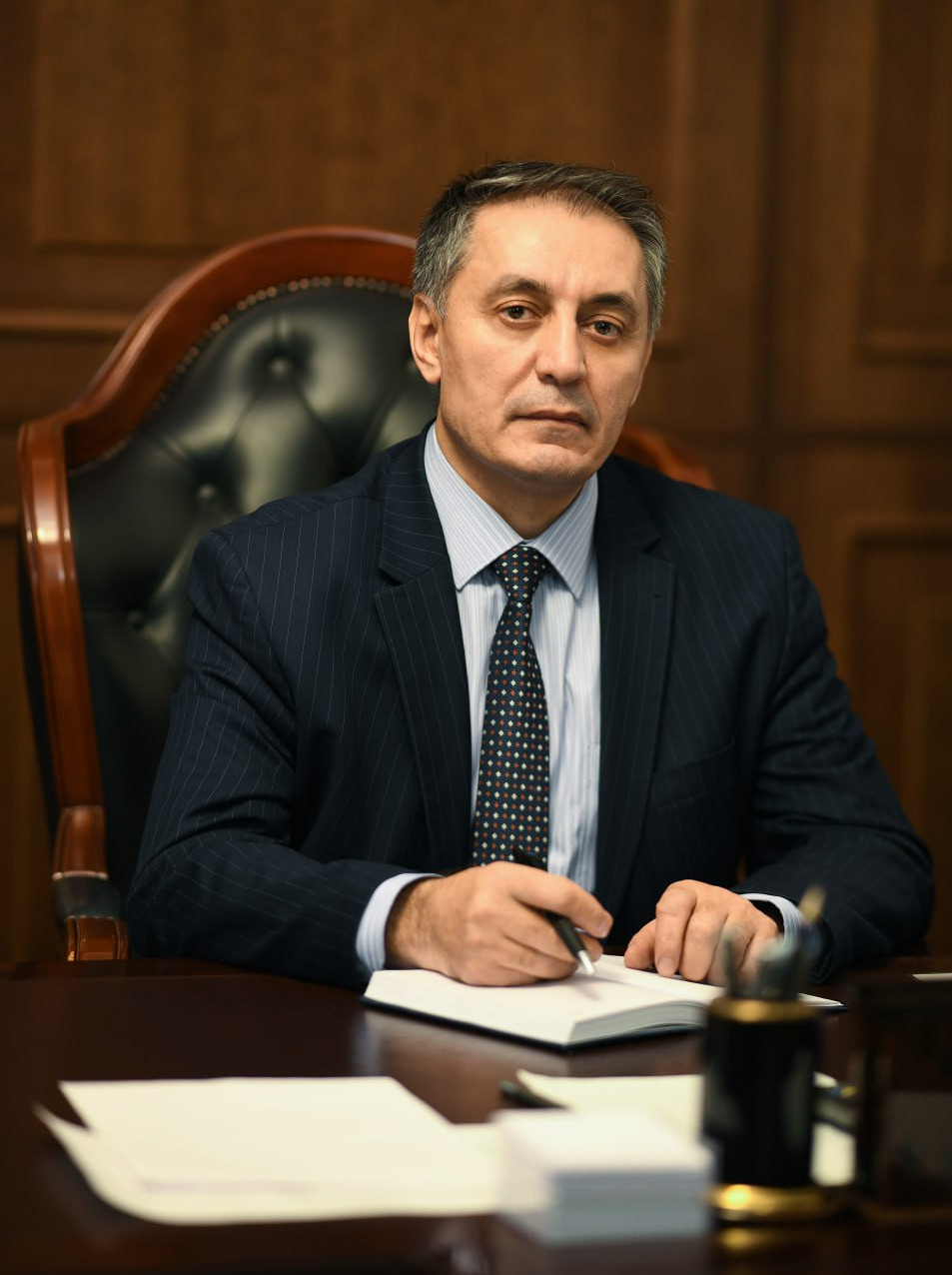 Абдурахман Махмудов поздравил коллектив Минтруда Дагестана с Днем социального работника