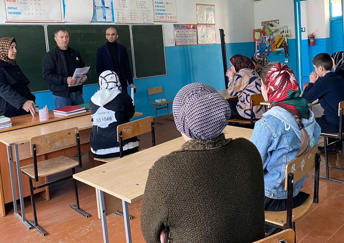 Специалисты Дахадаевского КЦСОН провели мероприятия, приуроченные Всероссийскому дню правовой помощи детям