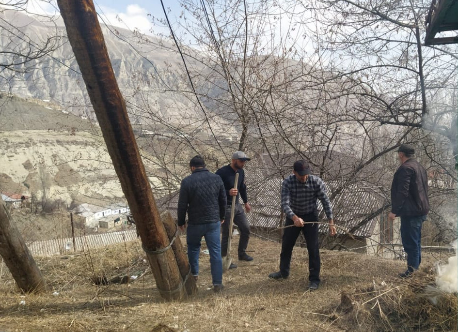 Коллектив ГКУ РД ЦЗН В МО "Гумбетовский район" присоединился к участию в общереспубликанском субботнике