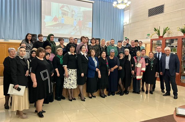Встреча председателя Союза женщин Дагестана Интизар Мамутаевой с родными мобилизованных и добровольцев из Кизляра и Кизлярского района