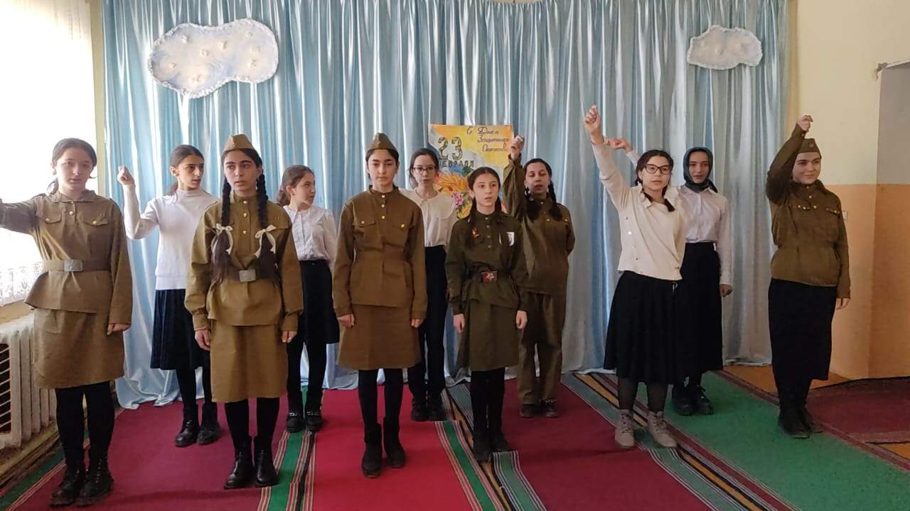 ГБУ РД КЦСОН в МО "Левашинский район" специалисты отделения дневного пребывания детей и семей с детьми провели мероприятие с детьми отделения на "День Защитника Отечества" под девизом "Будем в армии служить!  Будем Родину хранить! "