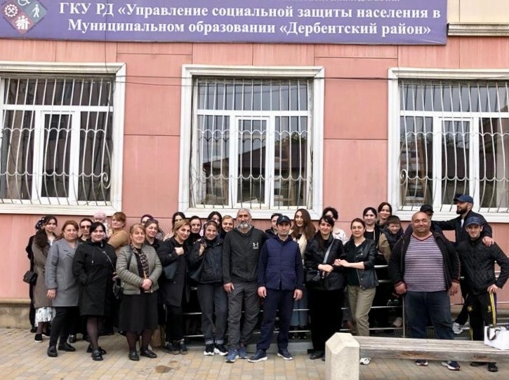 Коллектив ГКУ РД УСЗН в МО «Дербентский район» под руководством директора Алиева Т.Ф. приняли участие в общереспубликанском субботнике