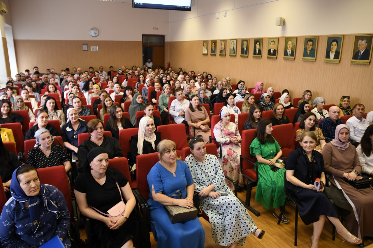 Сегодня, 2 июня, в Министерстве труда и социального развития Республики Дагестан прошел обучающий семинар «Эффективная пресс-служба».