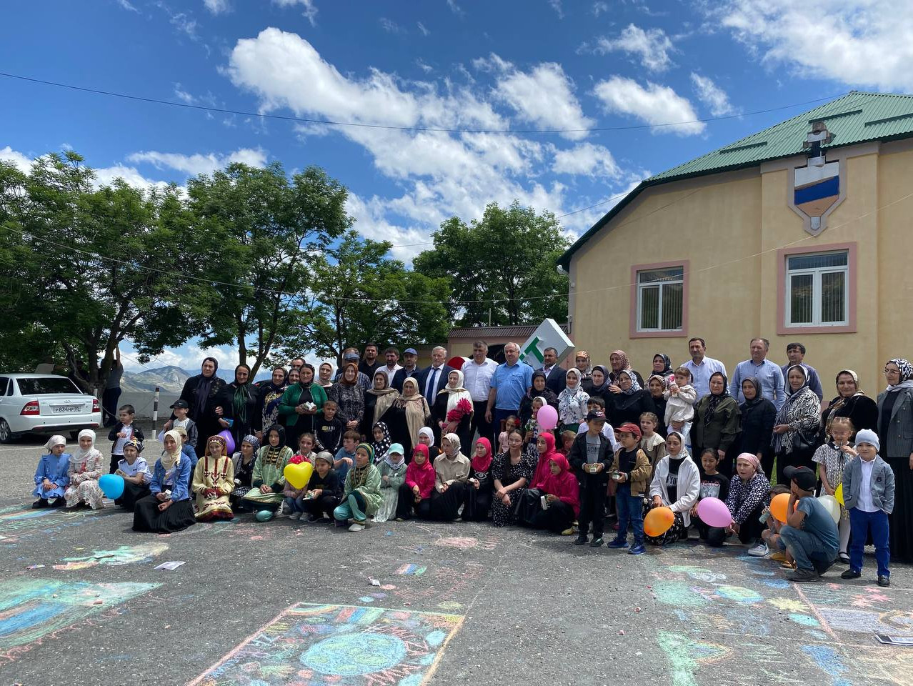 Примите искренние поздравления с самым радостным и теплым праздником наступившего лета — Международным днем защиты детей!