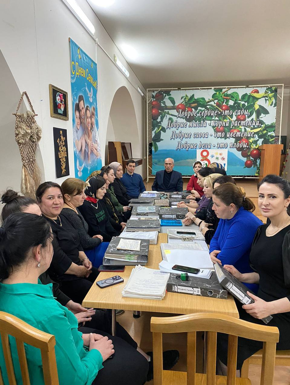 30 марта в актовом зале ГБУ РД КЦСОН в МО «город Дербент» прошло собрание отделения социального обслуживания на дому в присутствии и.о. директора Саругланова Т.З., и заместителя директора Мусаевой С.Б.