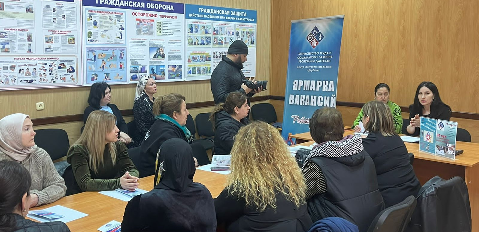 В Центре занятости г.Дербента прошла ярмарка вакансий для граждан с ОВЗ