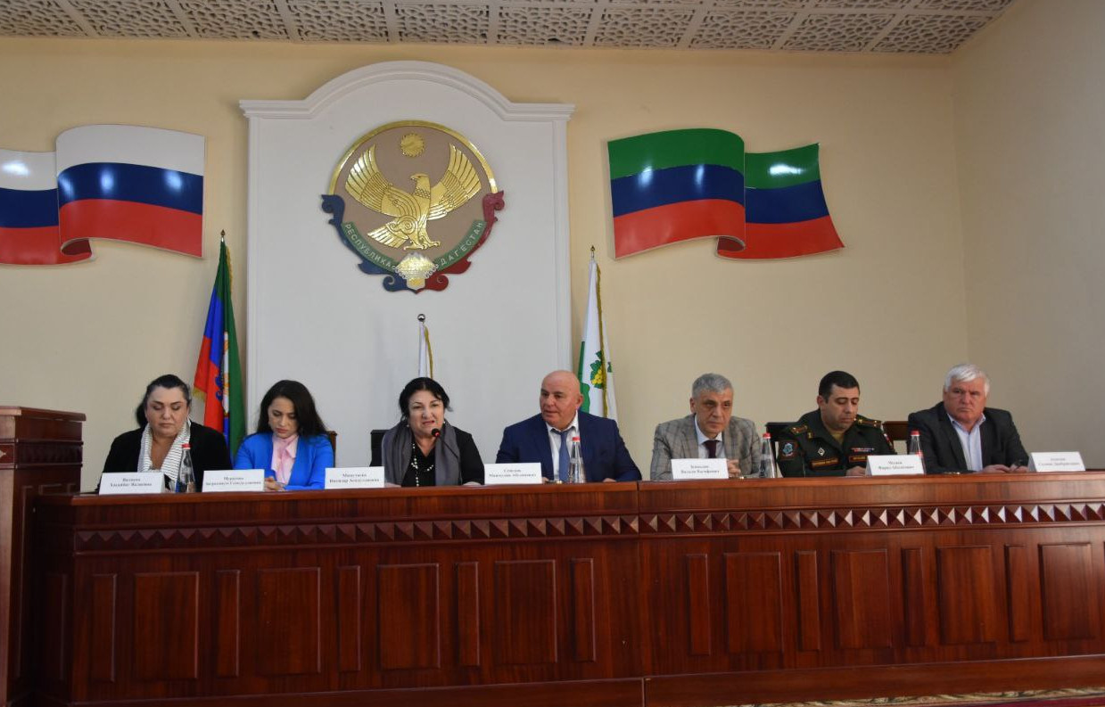 18 мая в конференц-зале администрации Дербентского района состоялась встреча руководства регионального отделения Комитета семей воинов Отечества с родными и близкими участников СВО из Дербента и Дербентского района.