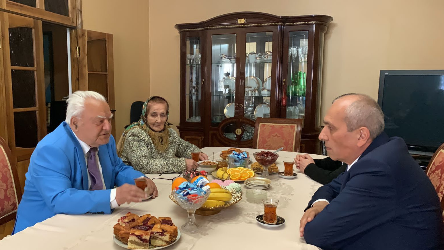 Социальные работники Дербента поздравили многодетные семьи с Международным днем семьи