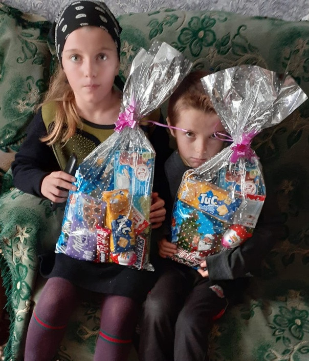 Новогодние подарки подопечным Центра.