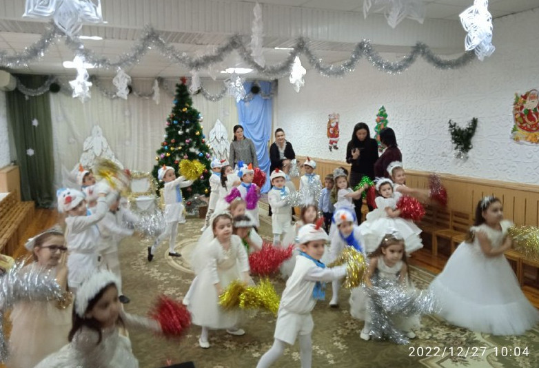 Новогодние праздники в Центре "Семья"