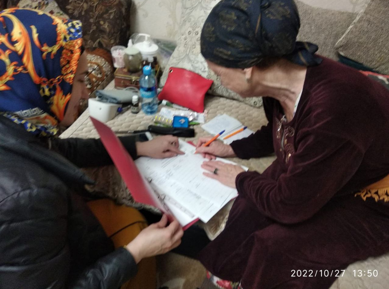 Заведующая отделения обслуживания на дому провела плановый обход