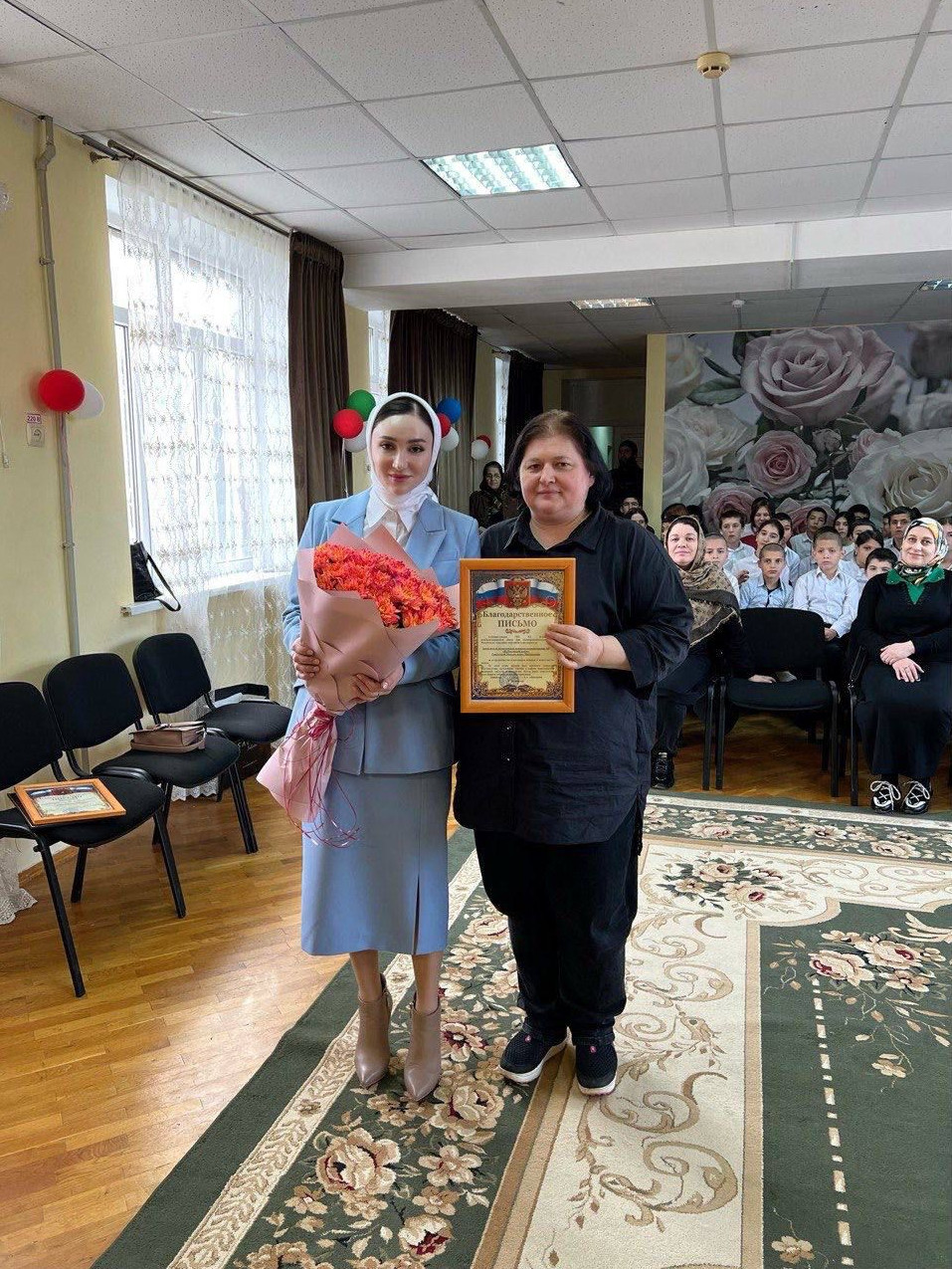 Глава Казбековского района Гаджимурад Мусаев помог издать учебно-методическую брошюру «Дагестан – часть величественного Кавказа» для ГКУ «Социально-реабилитационный центр для несовершеннолетних»