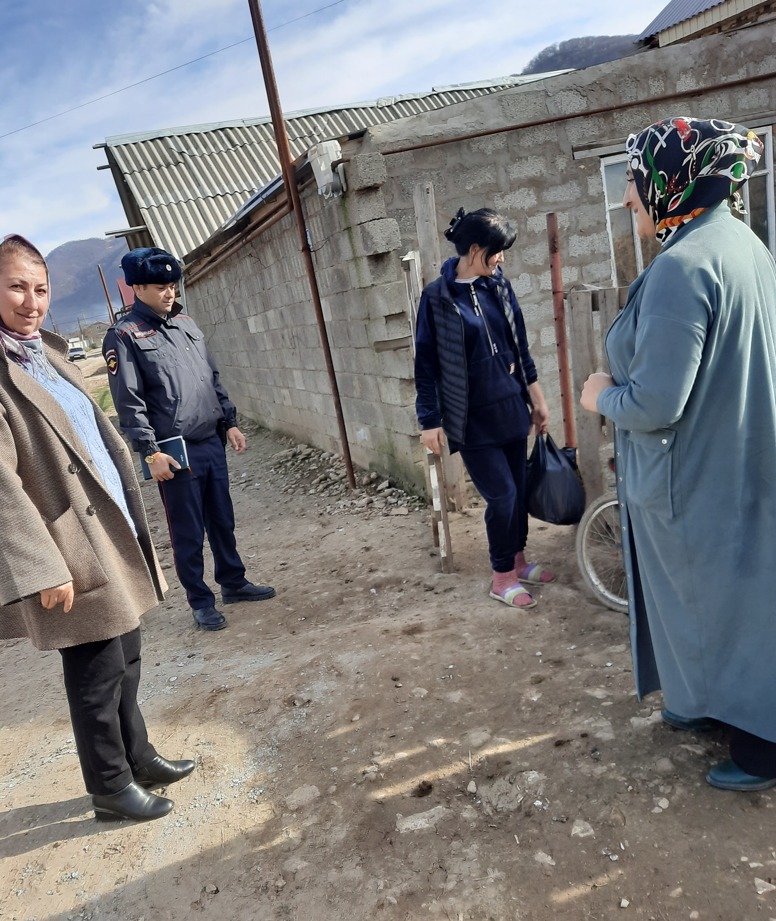 ГБУ РД ЦСОН в МО «Хивский район» провели мероприятия в связи с отмечаемый датой – Днем матери (27 ноября 2022 г.)