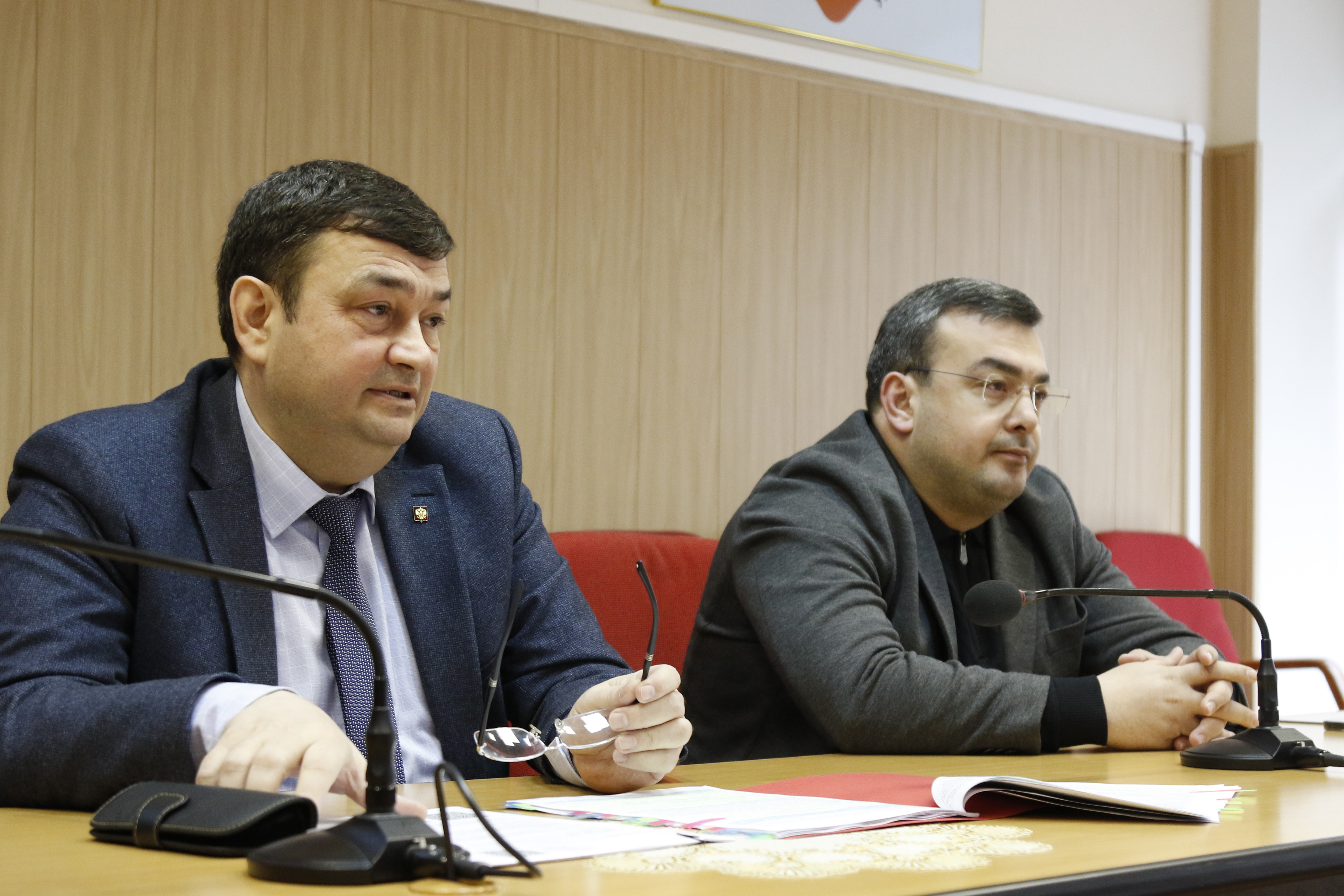 Коллектив Минтруда Дагестана ознакомили с правилами заполнения форм по сдаче деклараций о доходах