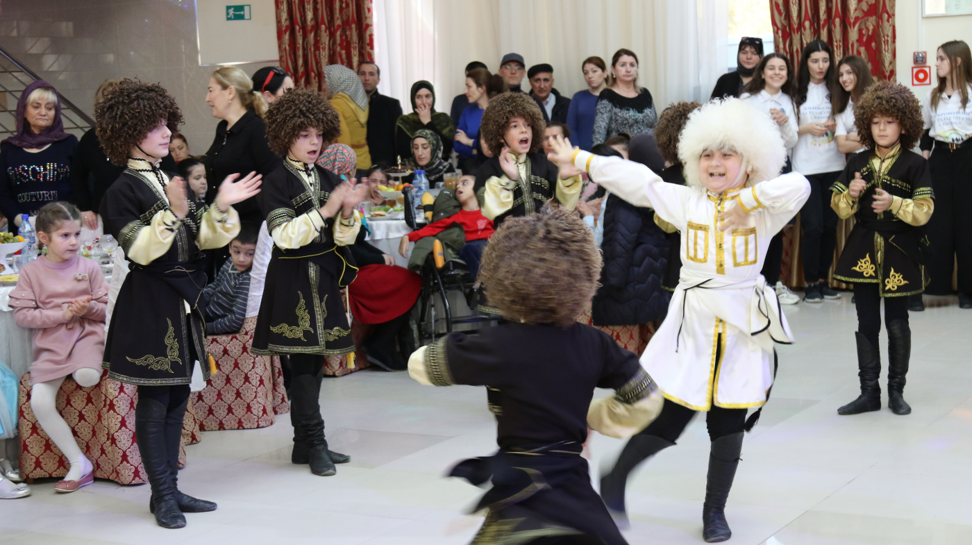 Каспийчане с ограниченными возможностями здоровья приняли участие в масштабном праздничном мероприятии.