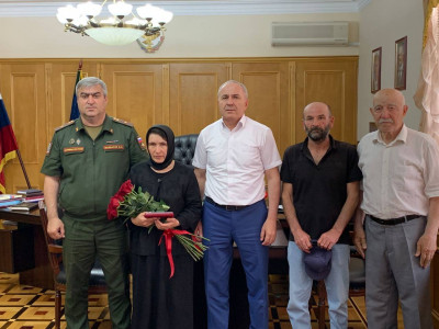 Провели встречу с семьей погибшего при исполнении служебного долга в ходе специальной военной операции на территории Украины