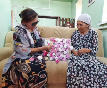 Декоративная композиция из мыльных роз