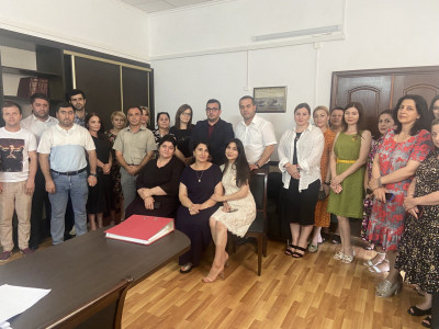 Магомедзагид Кихасуров представил коллективу Управления социальной защиты населения города Дербента директора.