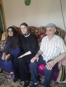 Специалист отделения семьи и детей с.Маммаул поздравила с днем семьи супружескую пару