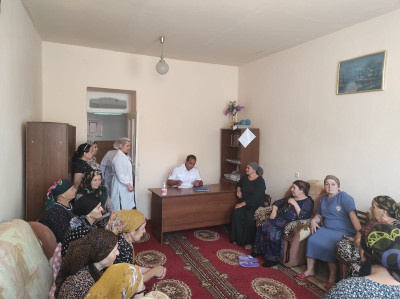 В целях повышения уровня безопасности повседневной жизни граждан пожилого возраста и инвалидов в отделении дневного пребывания с.Аксай было проведено мероприятие по инновационной программе "Школа безопасности". Участковый села Ясаков М.А.прочитал подопечн