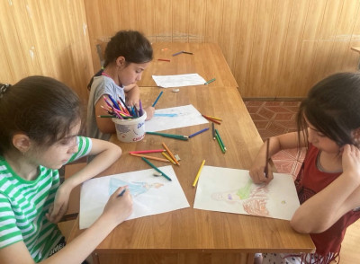 Выставка рисунков «Любимый сказочный персонаж»