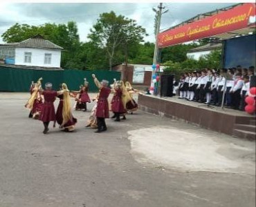 Участие подопечных в танцевальных номерах и в мероприятиях в честь 153-летия и Дня поэзии Сулеймана Стальского.
