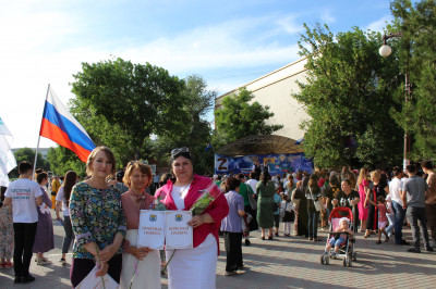 Глава Кизляра отметил Почетными грамотами сотрудников ГКУ РД УСЗН в МО «г.Кизляр»