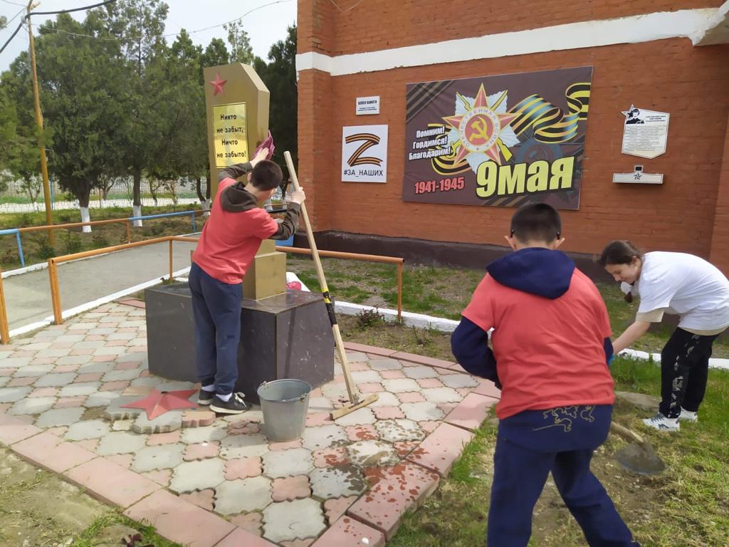 Службами занятости Минтруда Дагестана организована работа по благоустройству мест захоронения участников Великой Отечественной войны