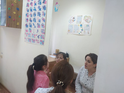 Постановка букв и корректировка речи подопечной ОДП детей и семей с детьми.