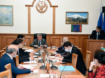 На заседании Народного собрания Дагестана рассмотрен законопроект об увеличении пожизненных выплат семьям ветеранов боевых действий в Афганистане