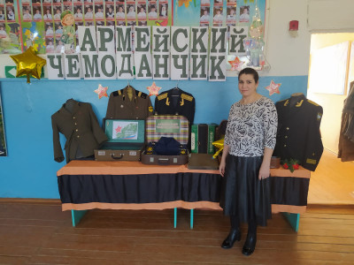 Отделение социального обслуживания детей и семей с детьми, специалист по работе с семьёй с. Муцалаул Исаева Валида приняла участие в проведении открытого урока посвященного ко Дню защитников Отечества.