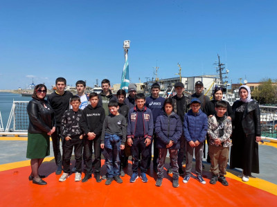 Экскурсия детей в дивизион сторожевых кораблей