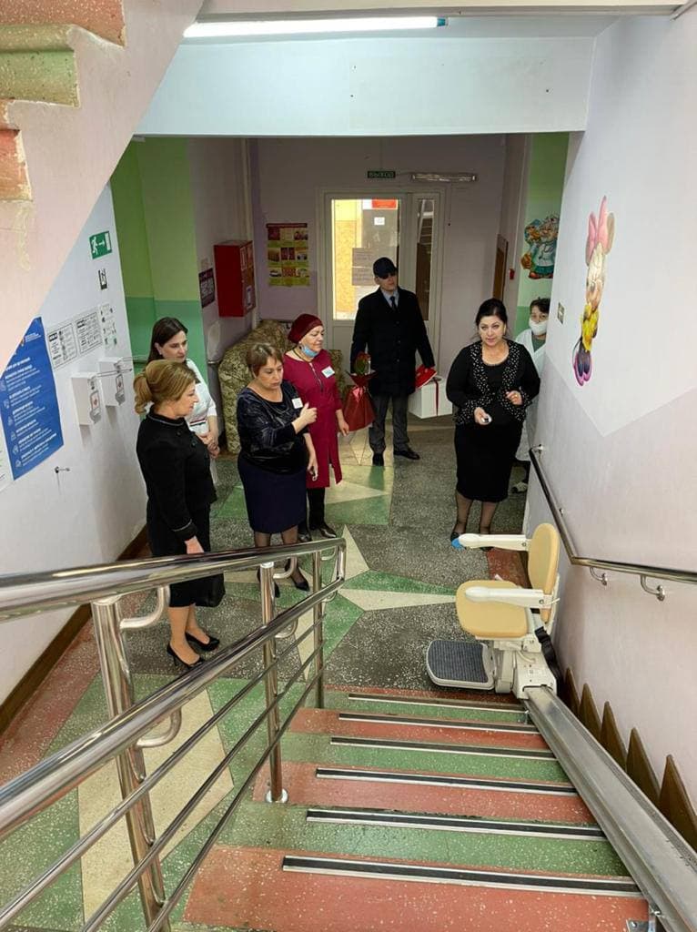 Изумруд Мугутдинова с рабочей поездкой посетила реабилитационный центр в Махачкале. 