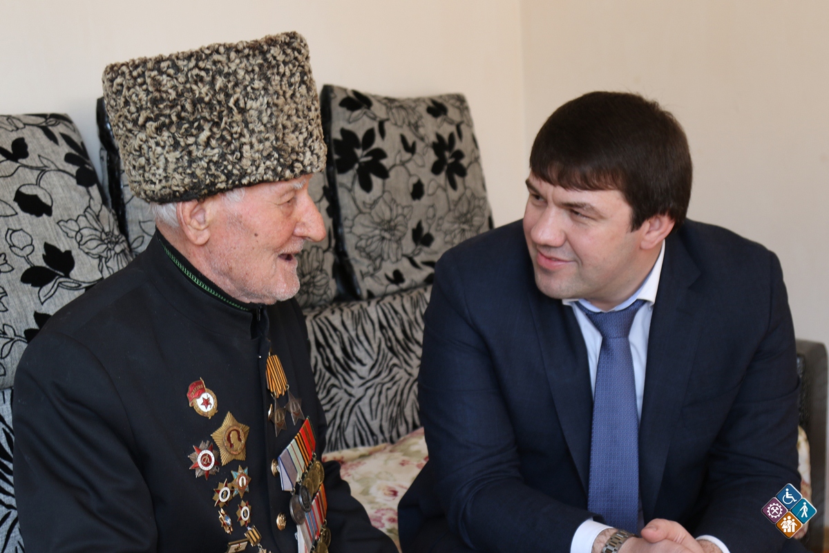 Расул Ибрагимов посетил дагестанцев - участников Сталинградской битвы!