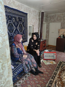 оказывает социальные услуги подопечной.